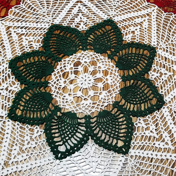 Vintage Style New Hand Crafted 29" Red, Green, & White Pineapple Doily - Picture 3 of 3